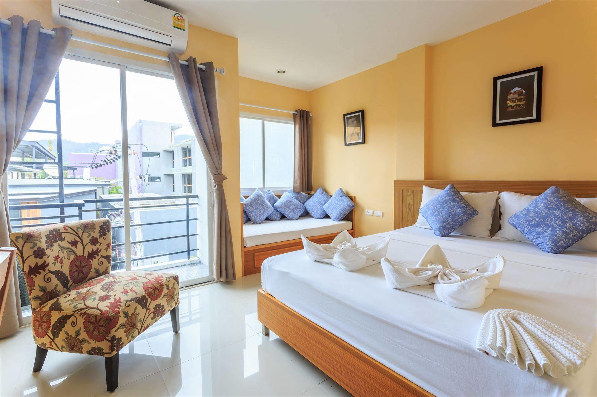 Patong Marina Hotel By Lofty Bagian luar foto