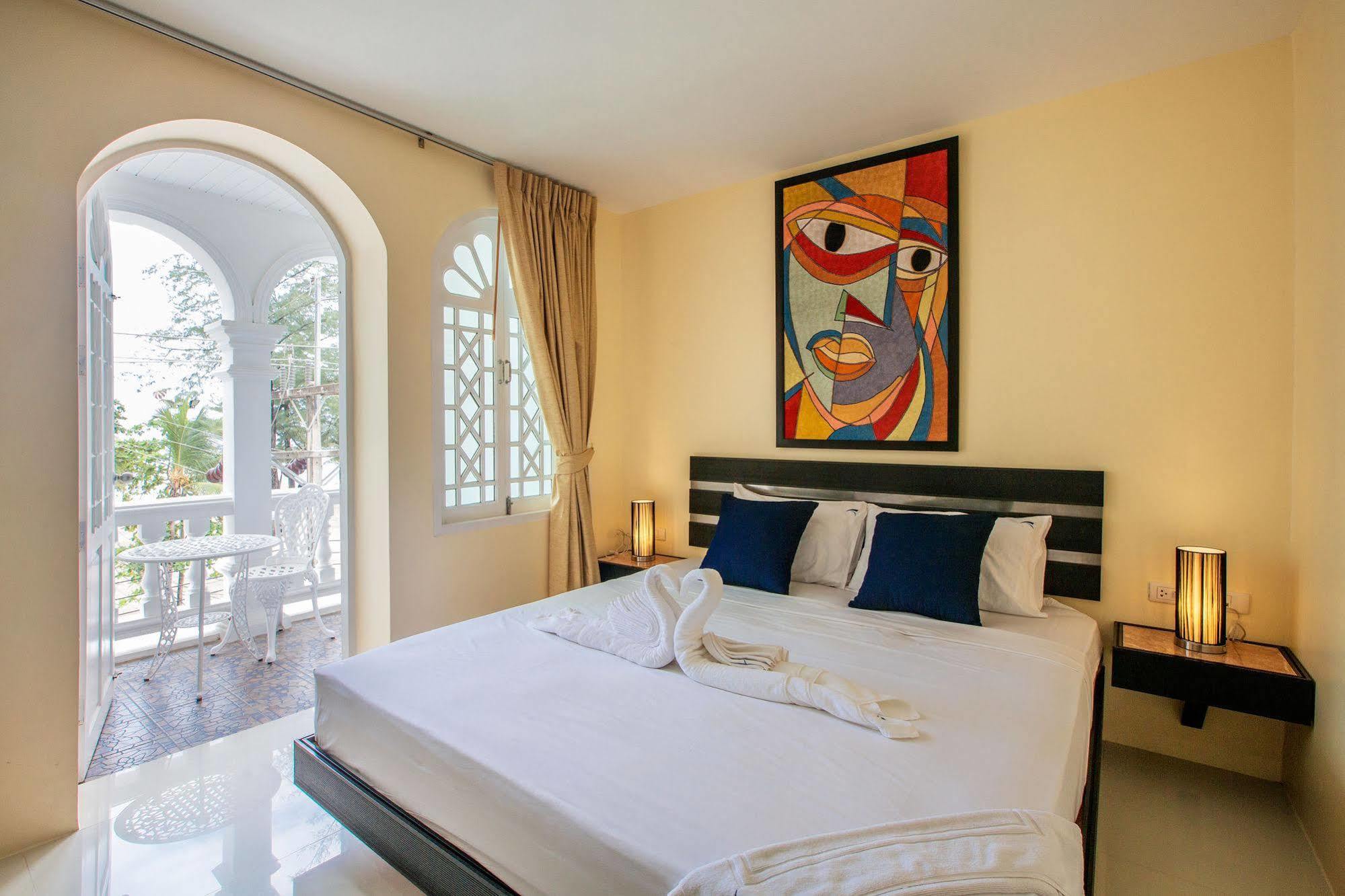 Patong Marina Hotel By Lofty Bagian luar foto