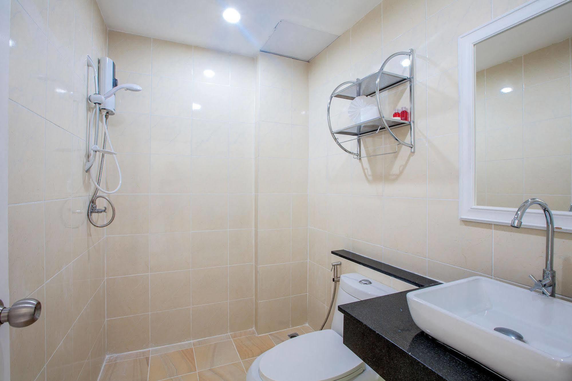 Patong Marina Hotel By Lofty Bagian luar foto