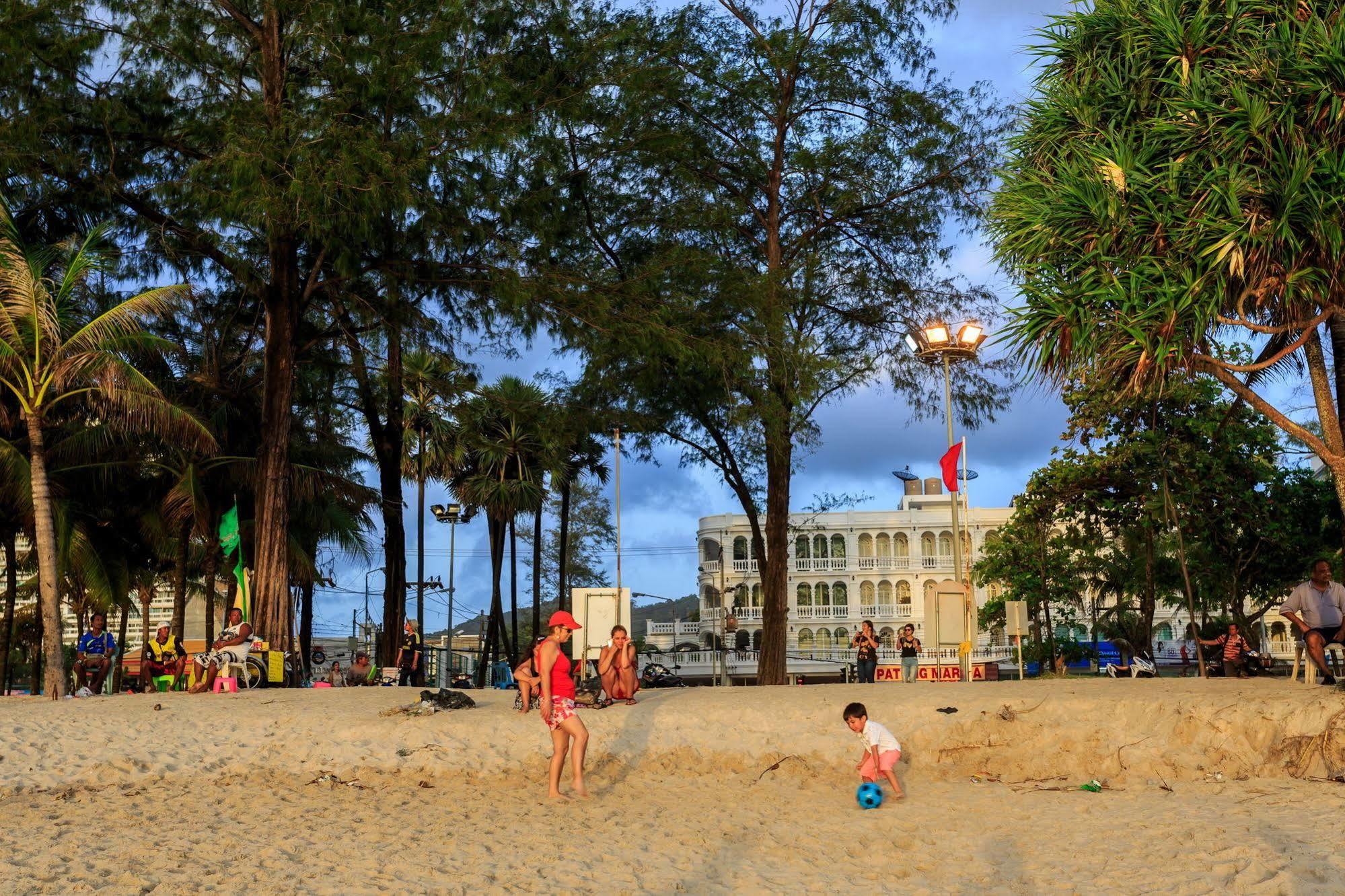 Patong Marina Hotel By Lofty Bagian luar foto