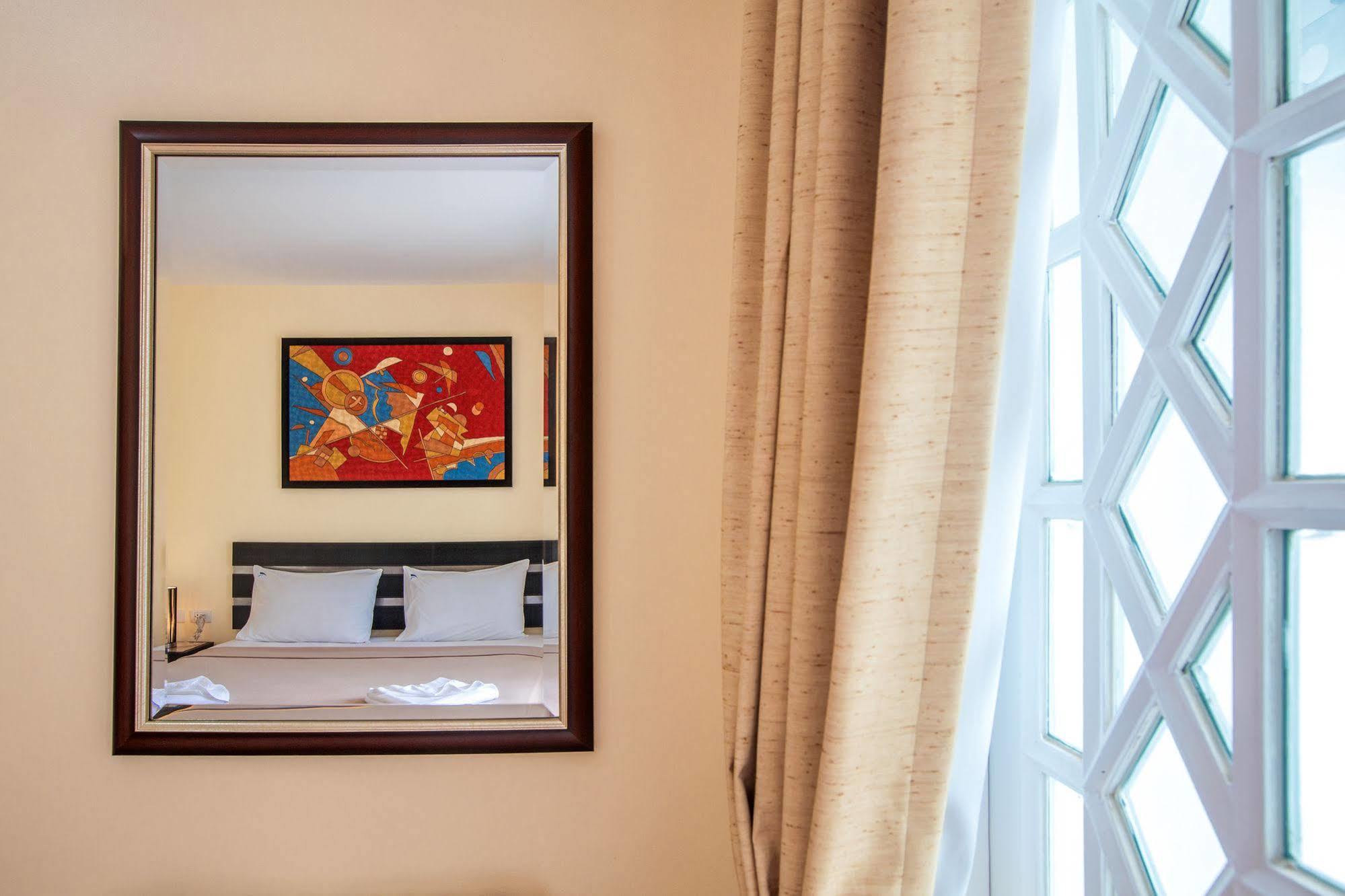 Patong Marina Hotel By Lofty Bagian luar foto